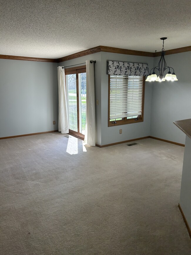 Building Photo - 3590 Blue Jay Way