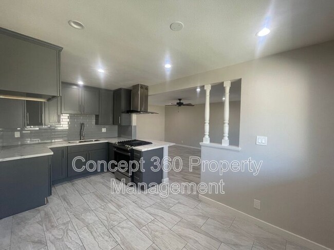 Building Photo - 9110 Hall Rd