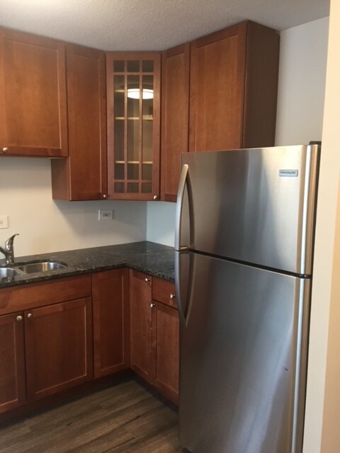 Primary Photo - 5100 N Marine Dr