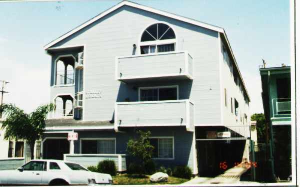 Building Photo - 1128 Stanley Ave