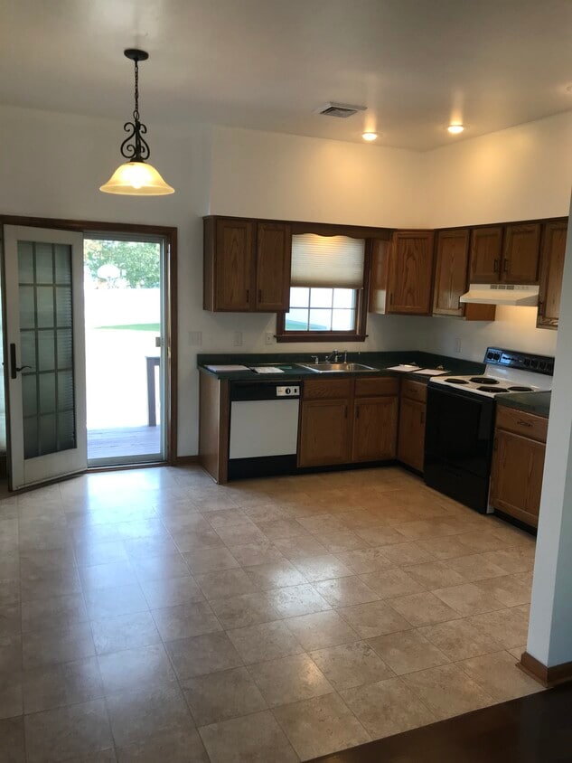 111 Sibley Ave, Taylor, PA 18517 Townhome Rentals in Taylor PA