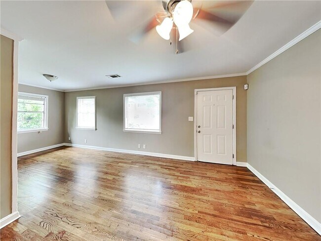 Foto del edificio - 693 Hill St SE