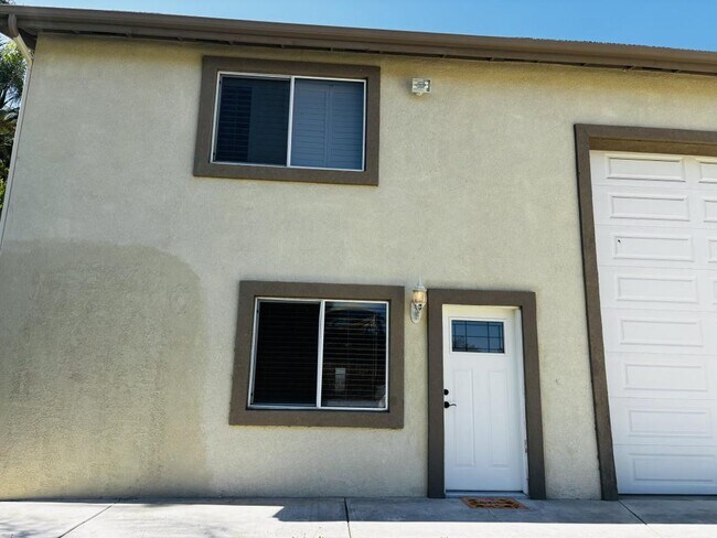 Foto del edificio - 16875 Orangecrest Ct