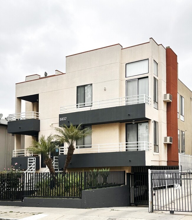 Building Photo - 5837 Virginia Ave
