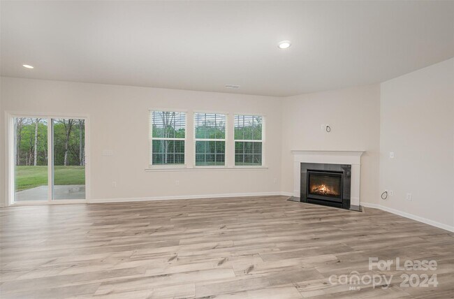 Foto del edificio - 5783 Oak Br Cir