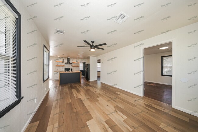 Foto del edificio - 131 W Rich St