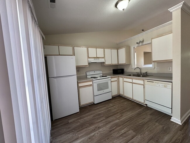 Foto del edificio - 400 Winners Cir S