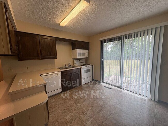 Foto del edificio - 2250 W Pkwy Cir