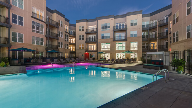 Swimming Pool - Mallory Square