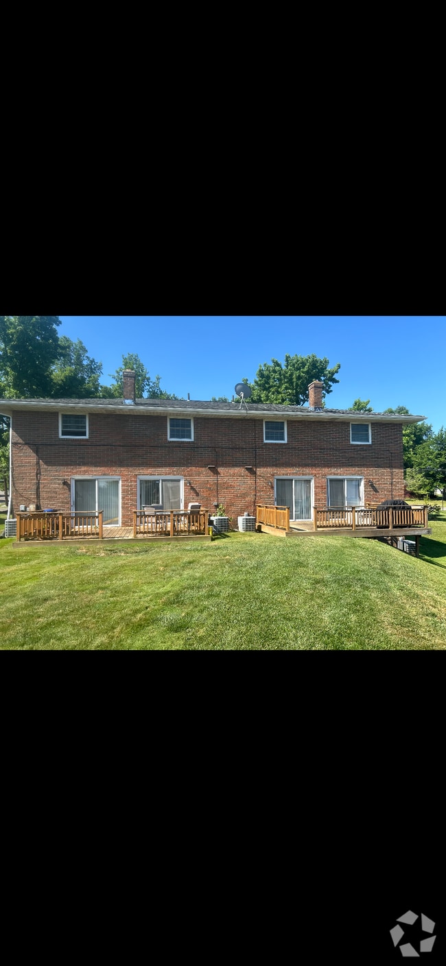 Building Photo - 4121 Greengarden Rd