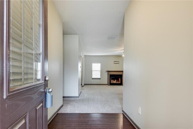 Foto del edificio - 4135 Whitfield Oak Way NE