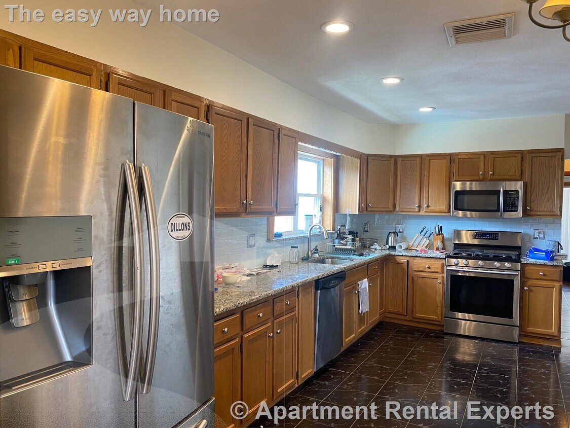Foto principal - 6 Meacham St