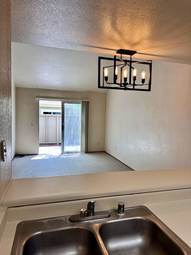 Foto del edificio - 2 Bedroom, 2 Bath Condo