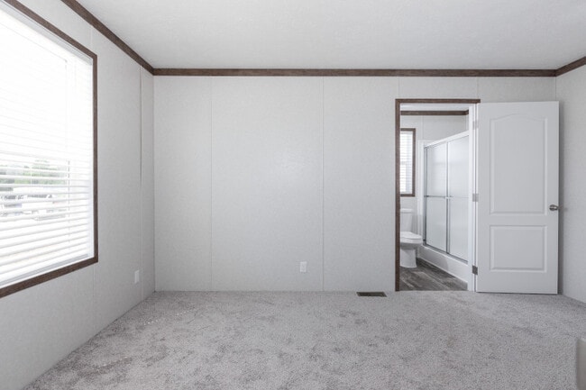 Building Photo - 317 Tulip Ln