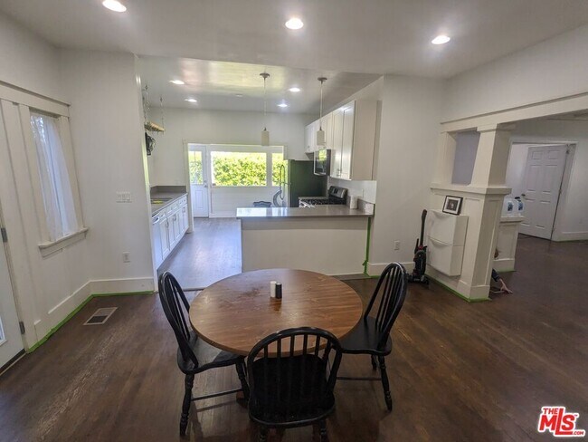 Foto del edificio - 4547 W 16th Pl