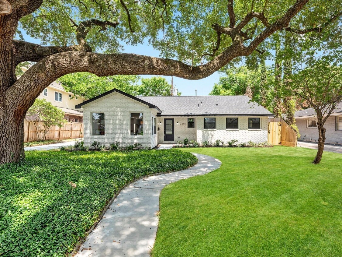 Primary Photo - 2501 Briarhurst Dr