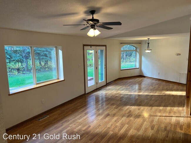 Building Photo - 4 br, 2 bath House - 2500 Mission Road