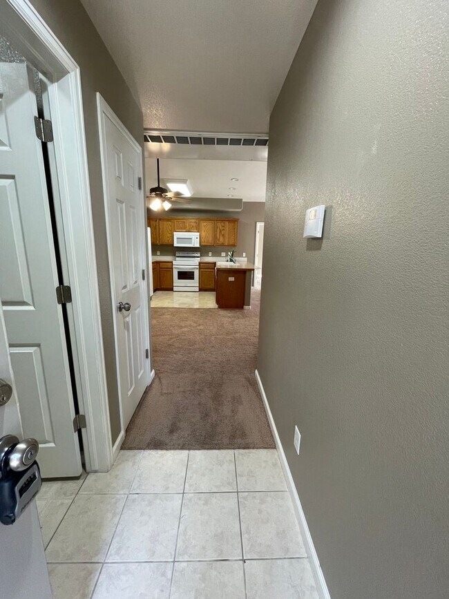 Foto del edificio - Charming Main Floor Condo in Water Valley