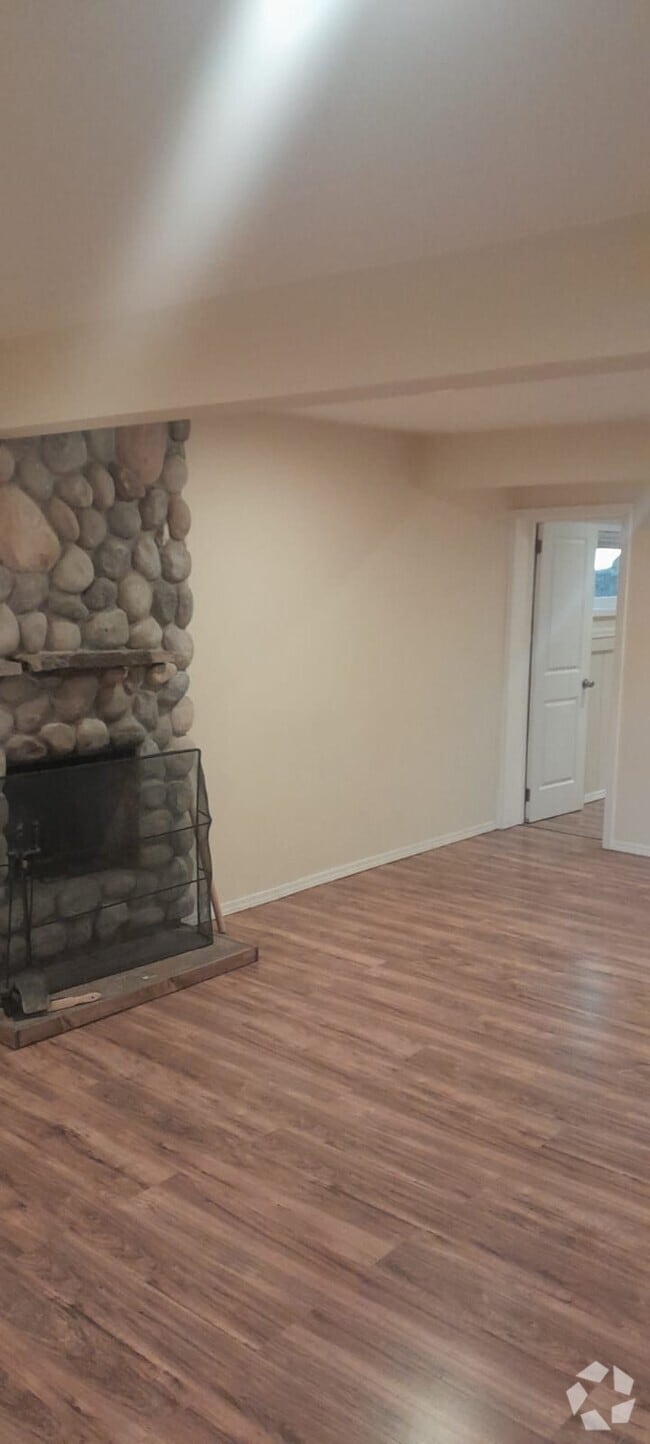 Building Photo - 52901 Pine Cove Rd