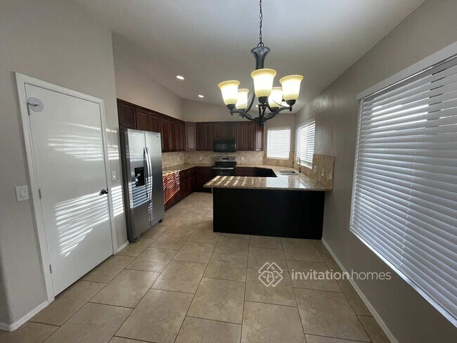 Foto del edificio - 984 N Martingale Rd