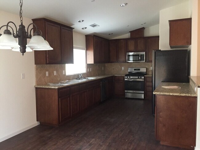 Foto del edificio - 3 bed 2 bath home