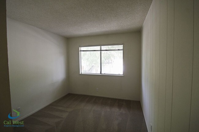 Building Photo - 5727 Playa Del Rey