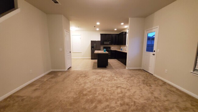 Salón + cocina - 12323 Skyview Amber Court