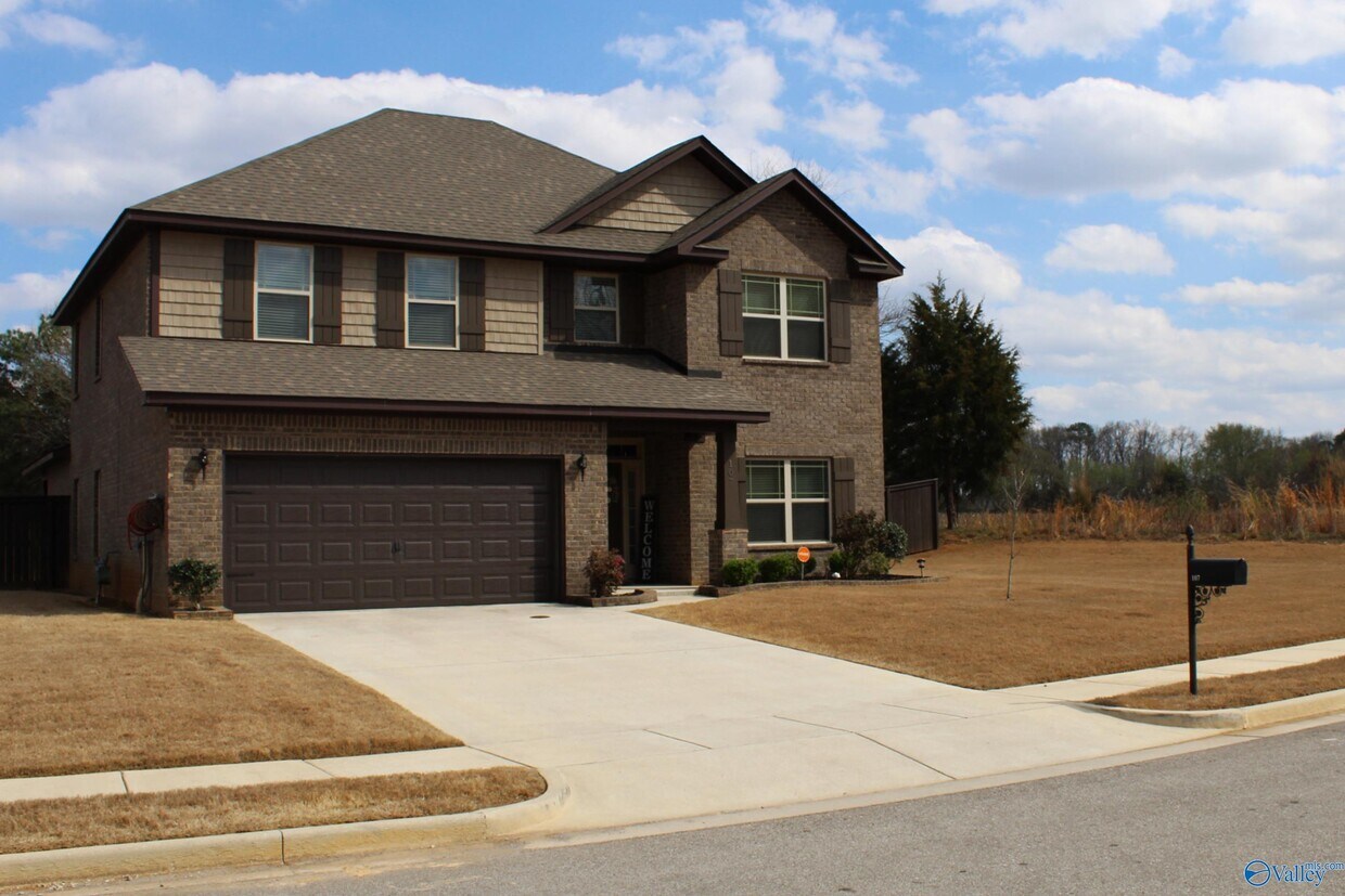 Primary Photo - 107 Schultz Cir