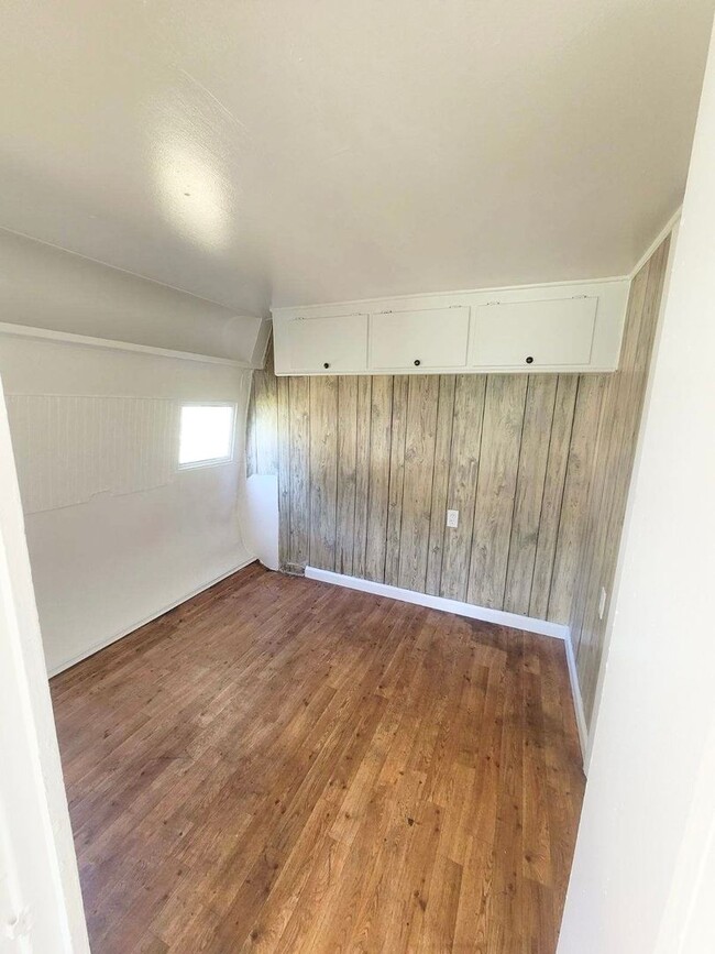 Interior Photo - Lazy Oaks