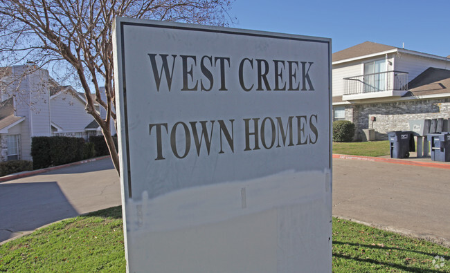 Building Photo - West Creek Townhomes