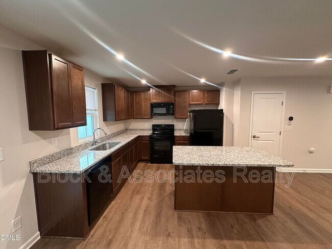 Foto del edificio - 6650 Gibraltar Rock Dr