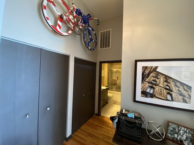 Building Photo - 3631 N Halsted St