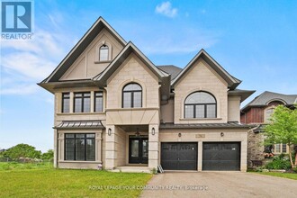 Building Photo - 74 Bond Crescent