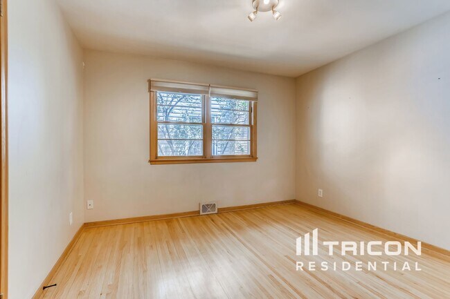 Foto del edificio - 3755 Major Ave N