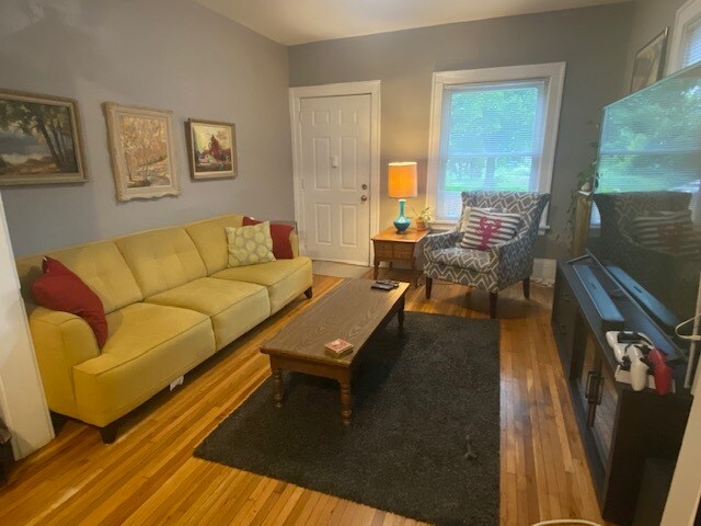 Foto del edificio - 2701 Cedar Ave S