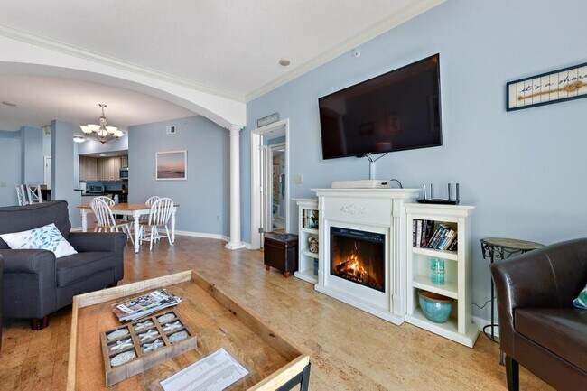 Foto del edificio - 2228 Beach Dr Unit 1006