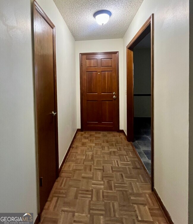 Foto del edificio - 204 Tanglewood Dr