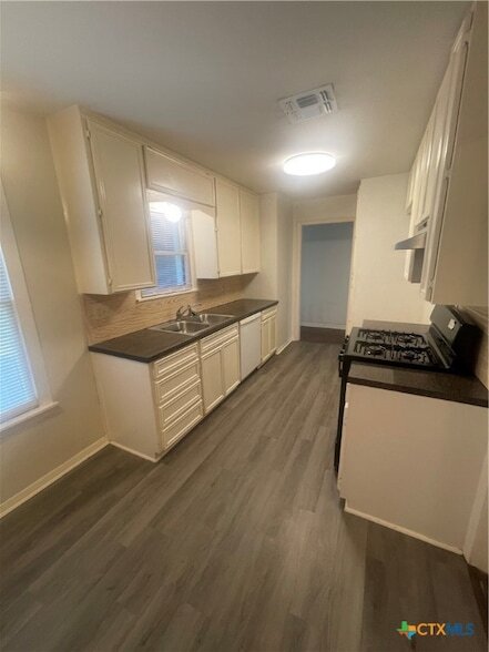 Foto del edificio - 1610 Travis Ave