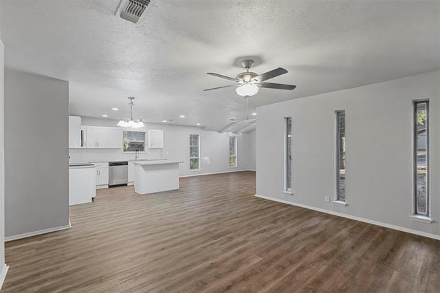 Building Photo - 5913 Truman Dr