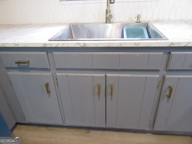 Foto del edificio - 613 Windsor Dr SE