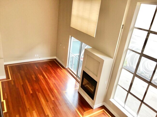The living room area - 1095 Natoma St