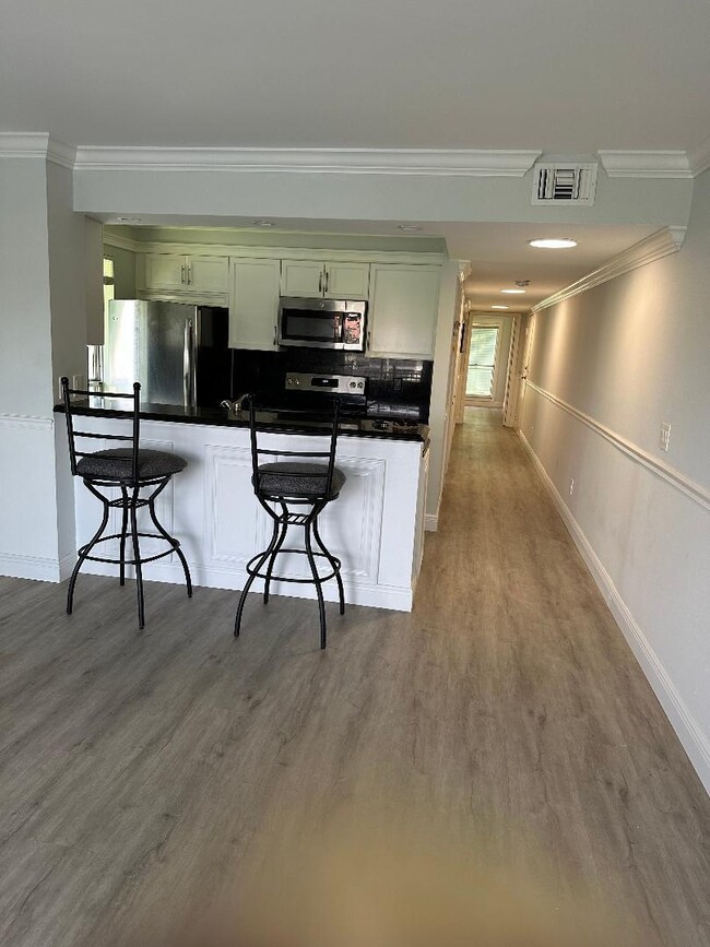 Building Photo - 290 Cypress Point Dr