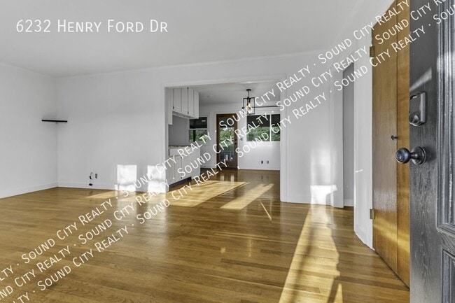 Building Photo - 6232 Henry Ford Dr
