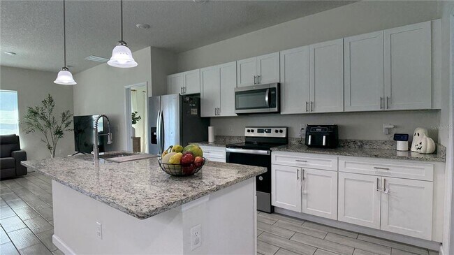 Foto del edificio - 2129 Hibiscus Pl