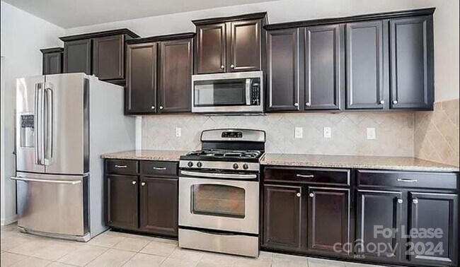 Building Photo - 4841 Pepper Dr