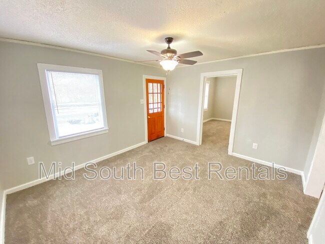 Building Photo - 1660 Riverside Blvd
