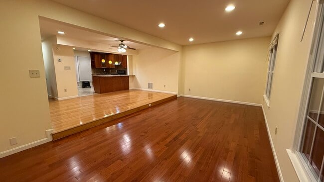 Building Photo - 7415 Fountain Head Dr