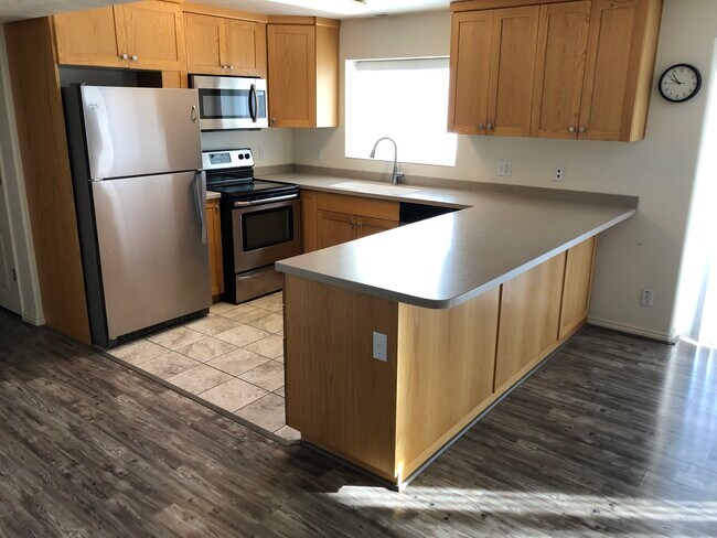 Foto del edificio - 6304 Parkridge Dr