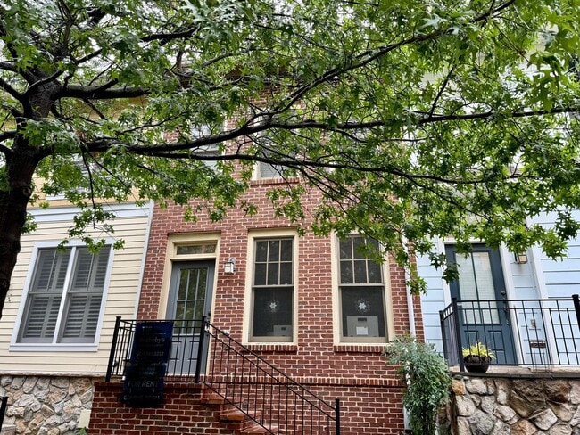 Photo - 1111 N Fillmore St Townhome
