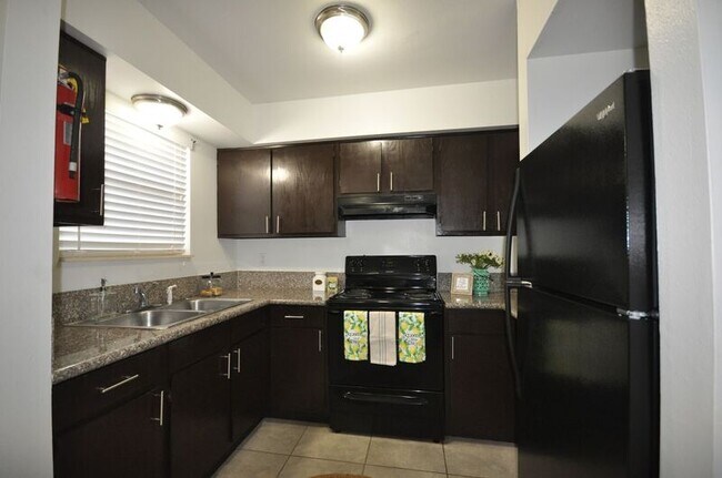 Building Photo - 1187 Bentley Rd